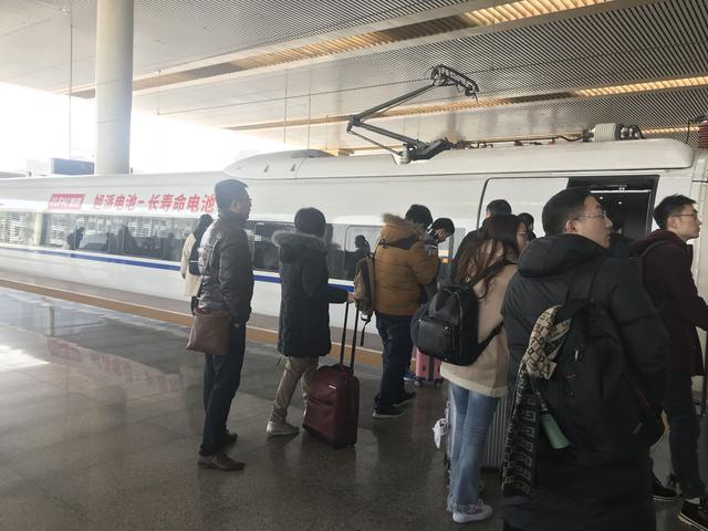 营销推荐：大品牌都在抢占高铁广告，，，，华为、格力、旭派、公共？？？？？？